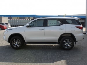 FORTUNER - PETROL - SIDE